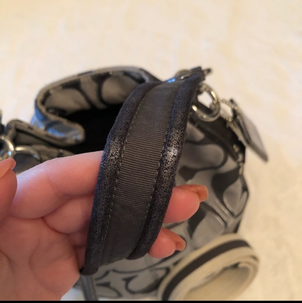 Coach purse 👛 - Picture 13 of 14